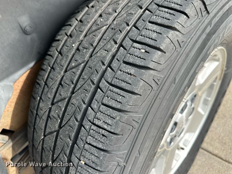 image for item DM2684 2004 Chevrolet Suburban 1500 SUV