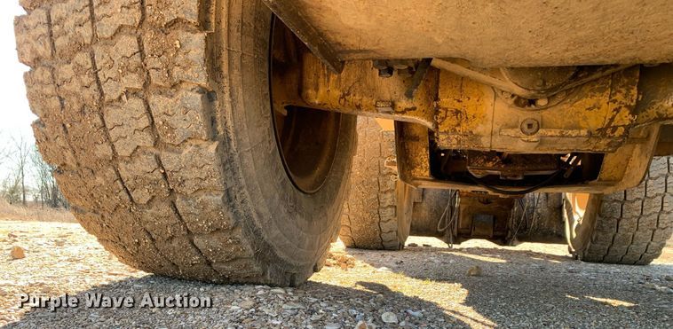 image for item DM7731 2001 Caterpillar  924G wheel loader