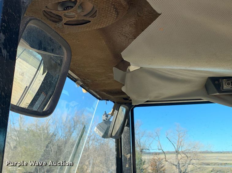 image for item DM7731 2001 Caterpillar  924G wheel loader