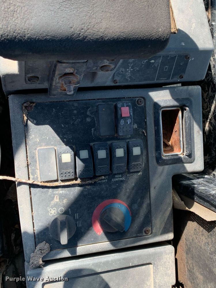 image for item DM7731 2001 Caterpillar  924G wheel loader