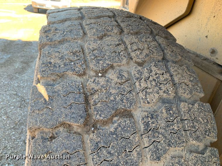 image for item DM7731 2001 Caterpillar  924G wheel loader