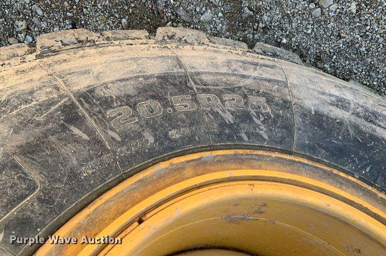 image for item DM7731 2001 Caterpillar  924G wheel loader