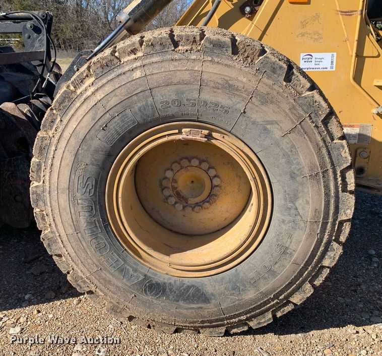 image for item DM7731 2001 Caterpillar  924G wheel loader