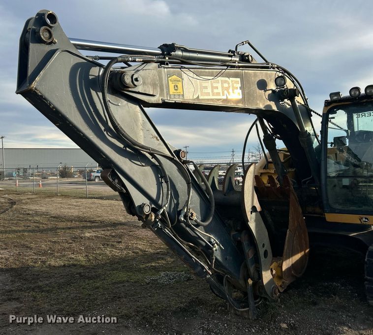 image for item DN0692 2012 John Deere  135D excavator