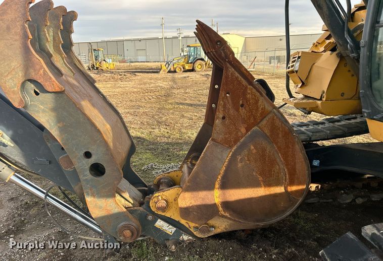 image for item DN0692 2012 John Deere  135D excavator