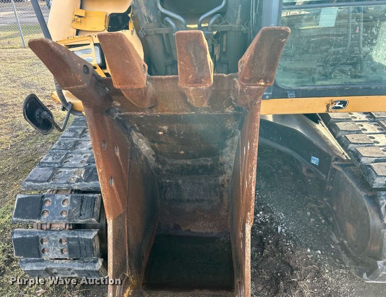 image for item DN0692 2012 John Deere  135D excavator