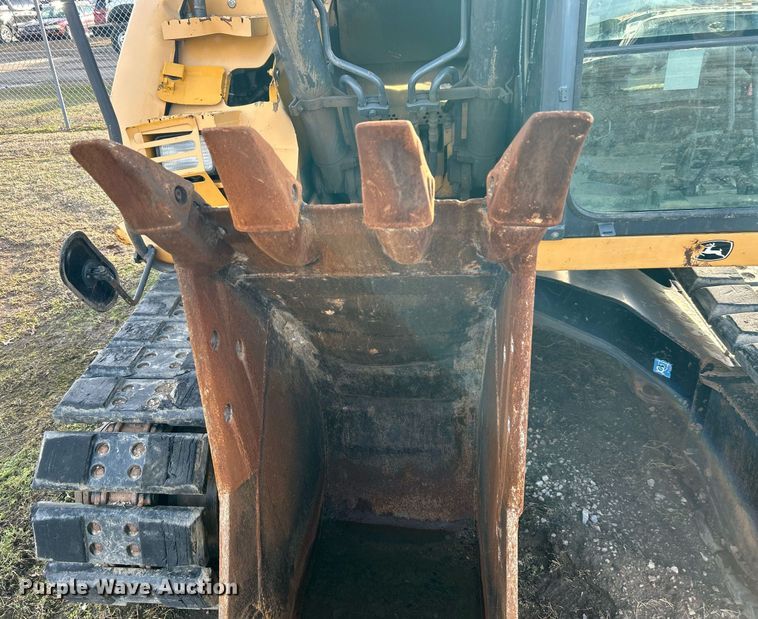 image for item DN0692 2012 John Deere  135D excavator
