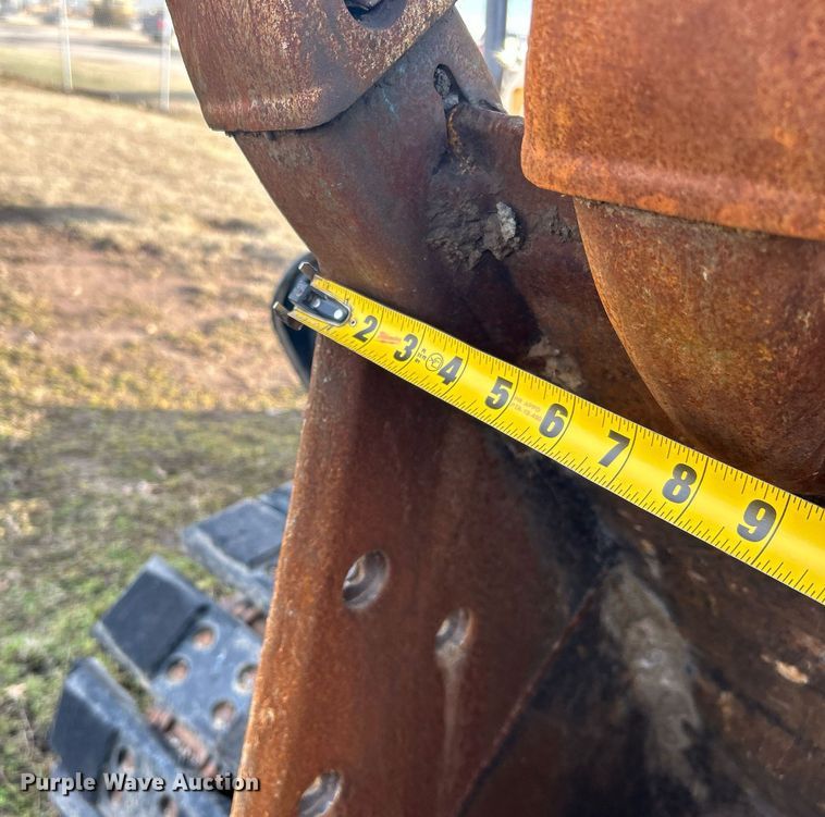 image for item DN0692 2012 John Deere  135D excavator