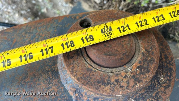 image for item DN0692 2012 John Deere  135D excavator