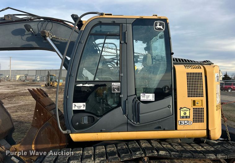image for item DN0692 2012 John Deere  135D excavator