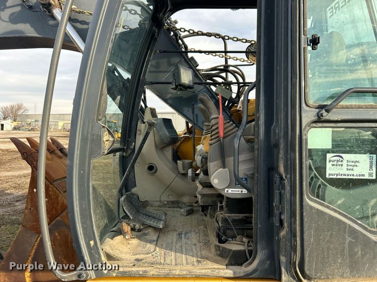 image for item DN0692 2012 John Deere  135D excavator