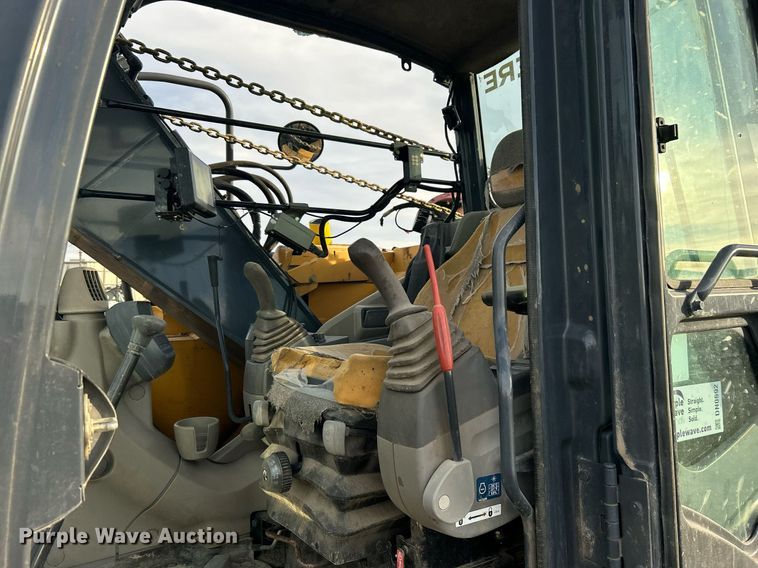 image for item DN0692 2012 John Deere  135D excavator