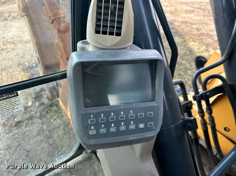 image for item DN0692 2012 John Deere  135D excavator