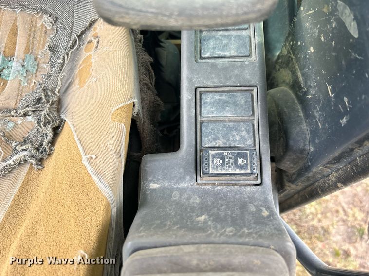 image for item DN0692 2012 John Deere  135D excavator