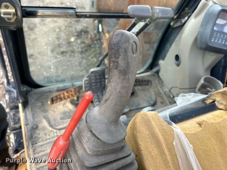 image for item DN0692 2012 John Deere  135D excavator