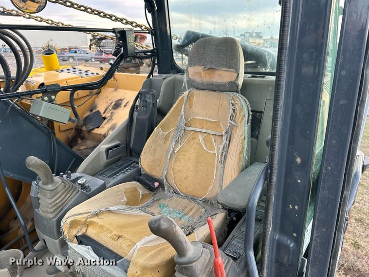 image for item DN0692 2012 John Deere  135D excavator