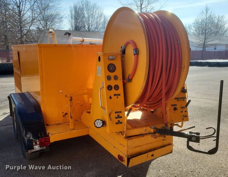 image for item DO4818 1995 Sewer Equipment Co. of America  747FR2000 sewer jetter trailer