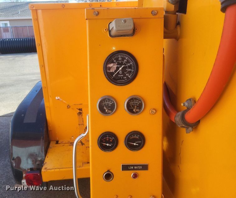 image for item DO4818 1995 Sewer Equipment Co. of America  747FR2000 sewer jetter trailer