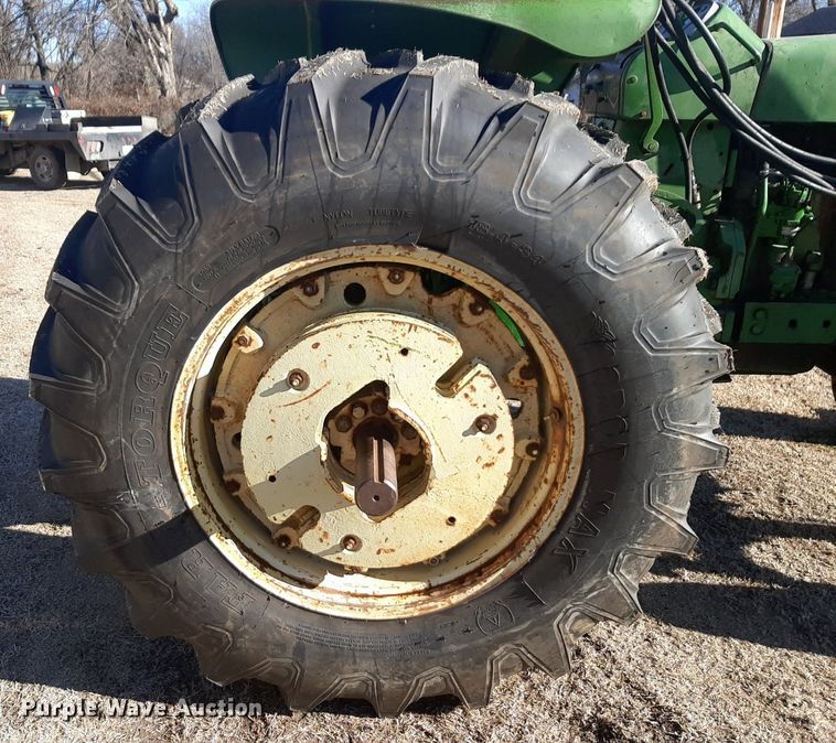 image for item DP2583 John Deere 4020 tractor