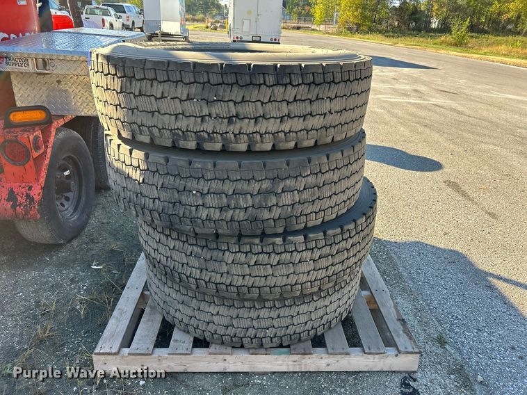 image for item DQ0988 (4) Michelin XDN2 12R22.5 tires