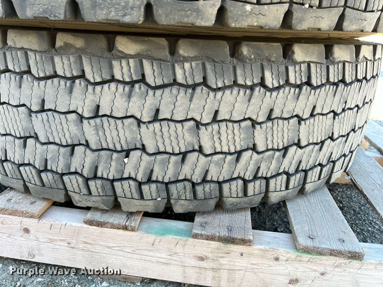 image for item DQ0988 (4) Michelin XDN2 12R22.5 tires