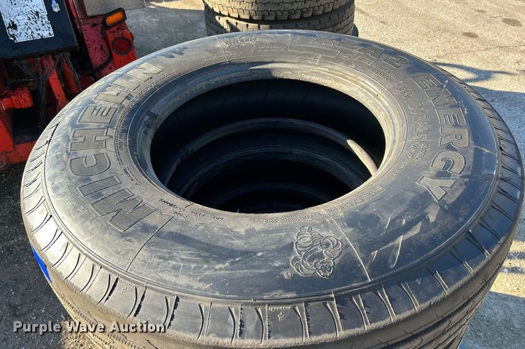 image for item DQ0989 (4) Michelin XZA2 Energy 315/80R22.5 tires