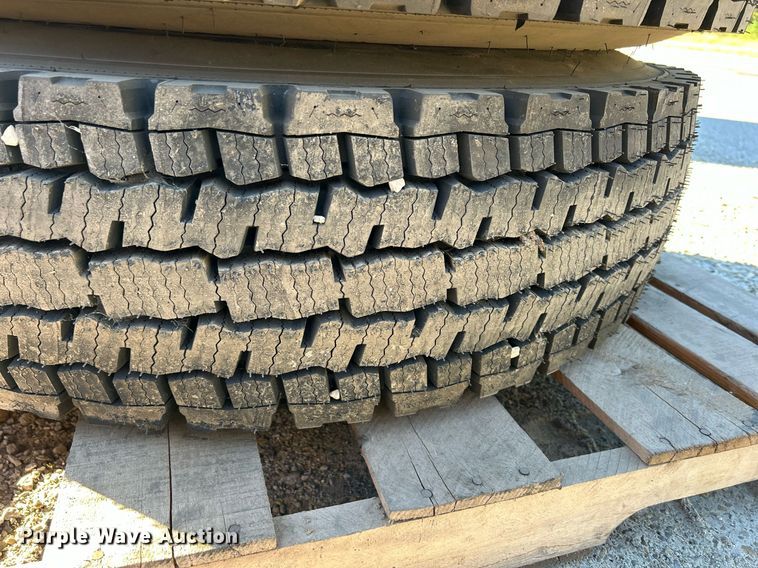 image for item DQ0991 (4) Michelin XDN2 12R22.5 tires and wheels