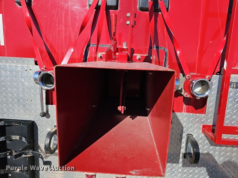 image for item DR5916 2006 Chevrolet C8500 fire truck