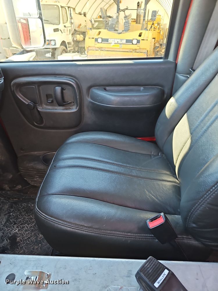 image for item DR5916 2006 Chevrolet C8500 fire truck