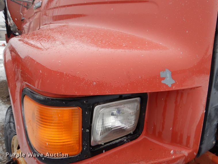 image for item DR5983 1995 Ford F800 oil distributor truck