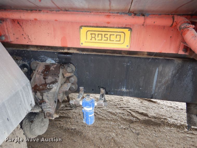 image for item DR5983 1995 Ford F800 oil distributor truck