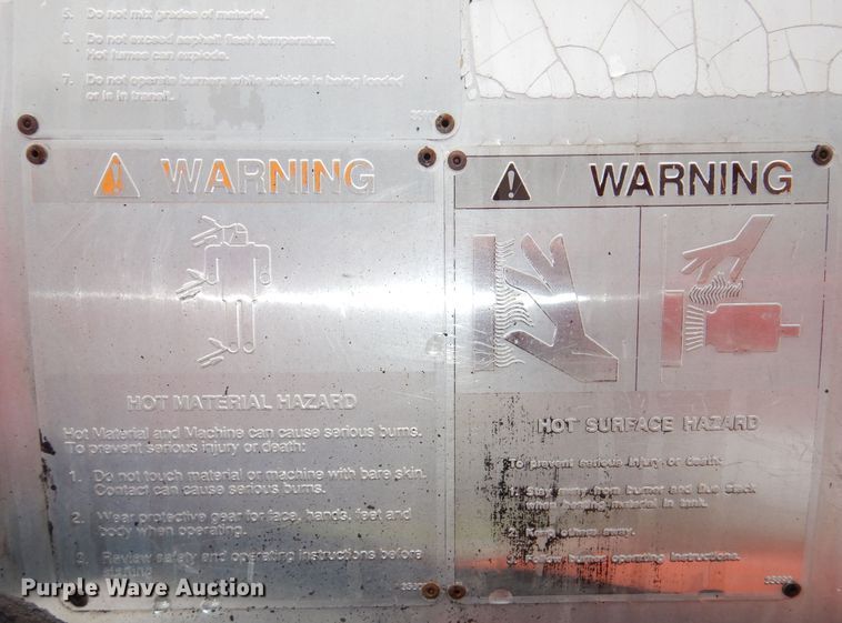 image for item DR5983 1995 Ford F800 oil distributor truck