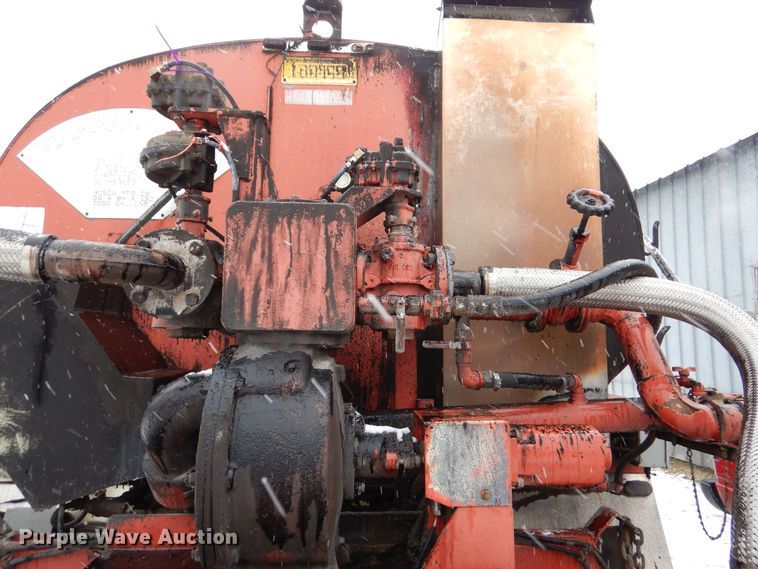 image for item DR5983 1995 Ford F800 oil distributor truck