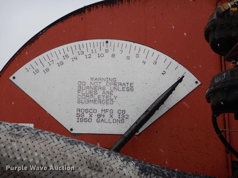 image for item DR5983 1995 Ford F800 oil distributor truck