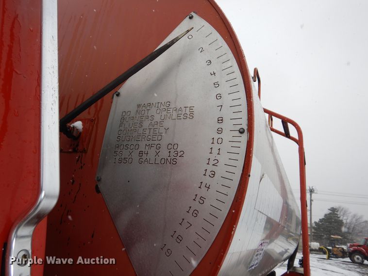 image for item DR5983 1995 Ford F800 oil distributor truck