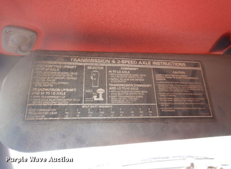 image for item DR5983 1995 Ford F800 oil distributor truck