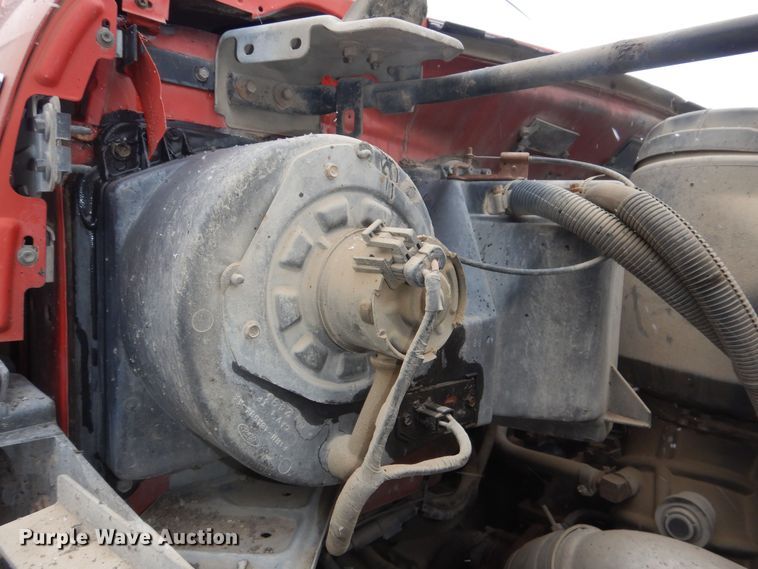 image for item DR5983 1995 Ford F800 oil distributor truck