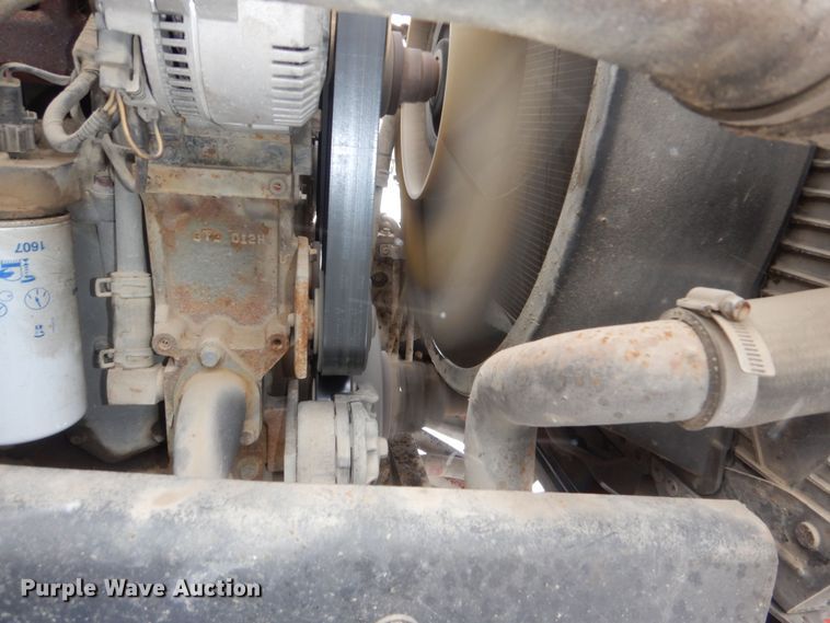 image for item DR5983 1995 Ford F800 oil distributor truck