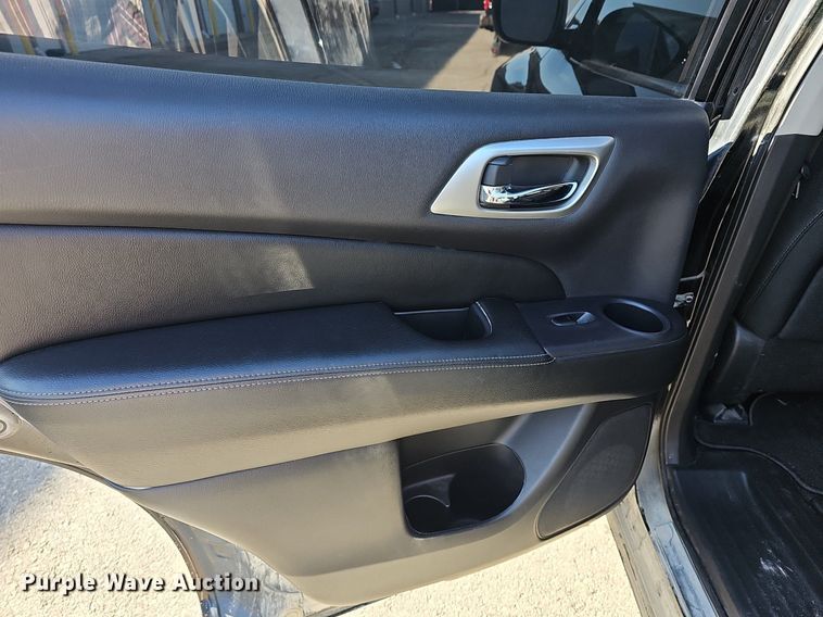 image for item DR5997 2018 Nissan Pathfinder SV SUV