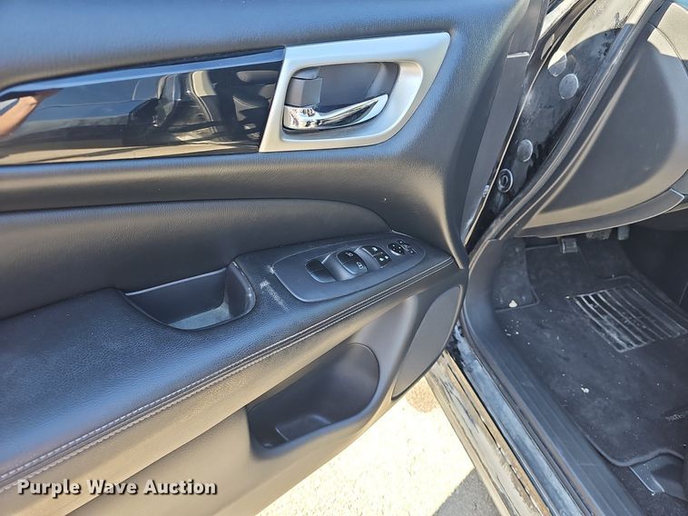 image for item DR5997 2018 Nissan Pathfinder SV SUV