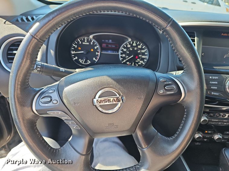 image for item DR5997 2018 Nissan Pathfinder SV SUV