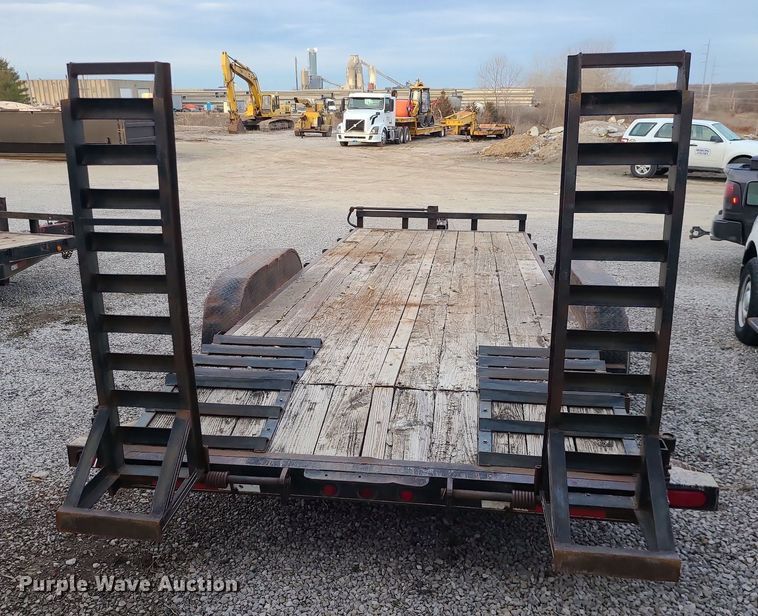 image for item DS7264 2001 Kodiak equipment trailer