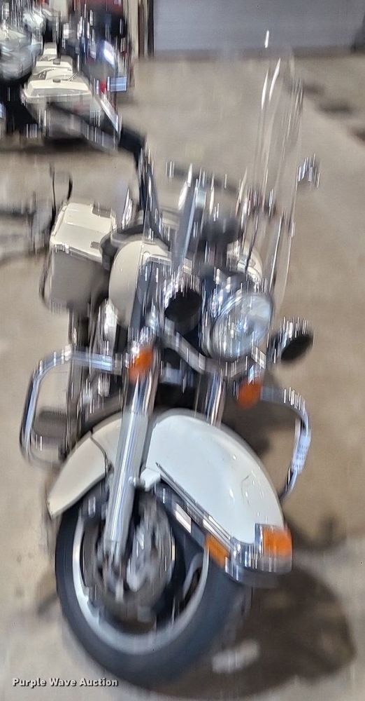 image for item DS7275 2012 Harley Davidson Road King Police motorcycle