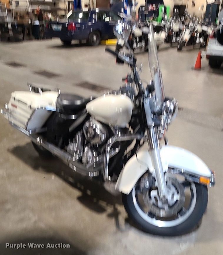 image for item DS7275 2012 Harley Davidson Road King Police motorcycle