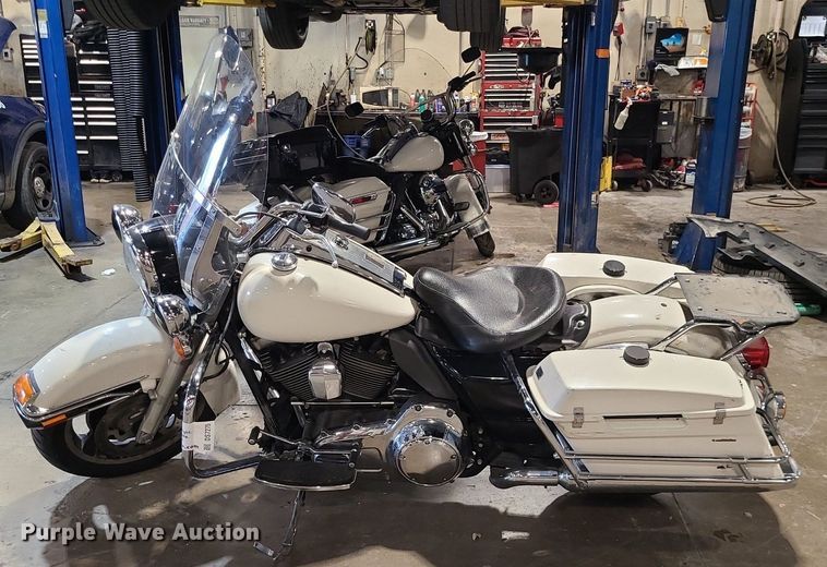 image for item DS7275 2012 Harley Davidson Road King Police motorcycle