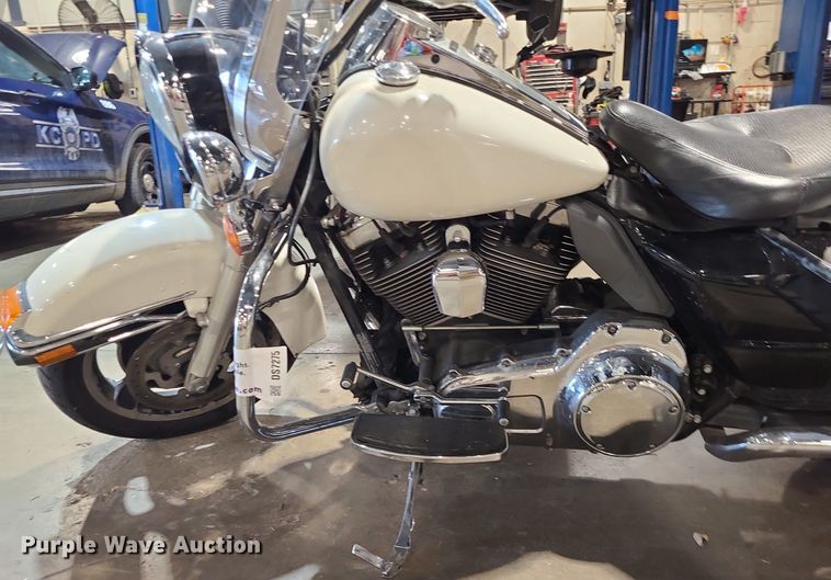 image for item DS7275 2012 Harley Davidson Road King Police motorcycle