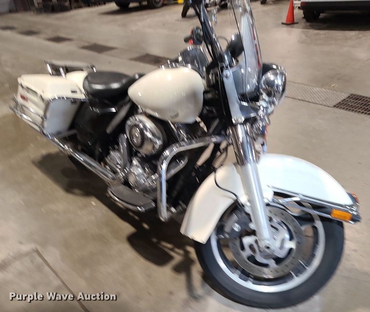 image for item DS7275 2012 Harley Davidson Road King Police motorcycle