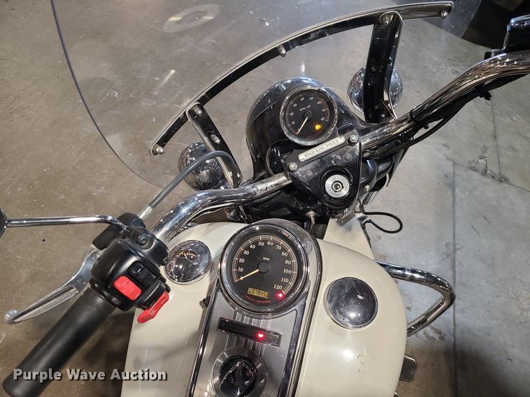 image for item DS7275 2012 Harley Davidson Road King Police motorcycle