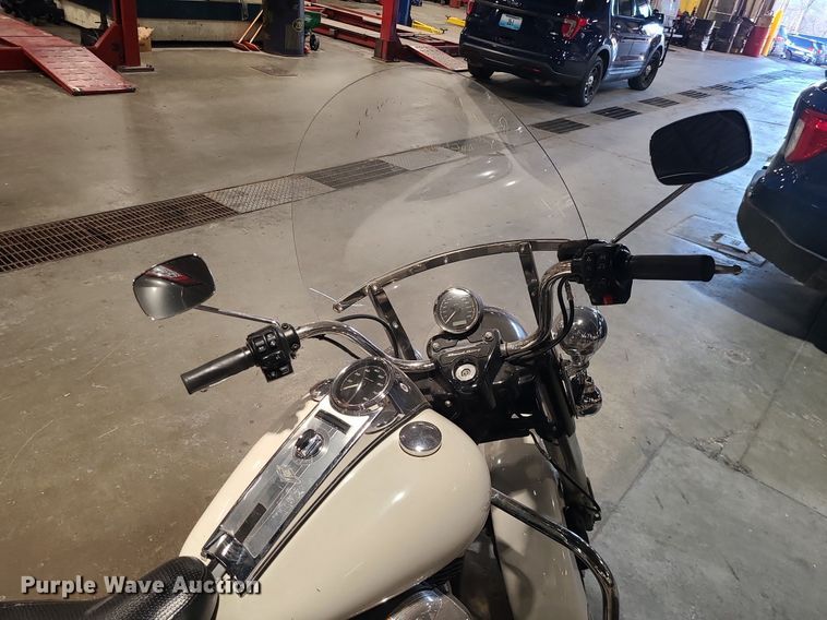 image for item DS7276 2014 Harley Davidson Road King Police motorcycle
