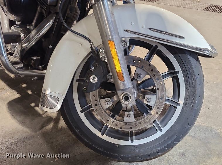 image for item DS7276 2014 Harley Davidson Road King Police motorcycle